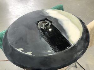 ゲレンデヴァーゲン タイヤカバー修理