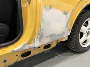 鈑金が大変だったBMWミニ