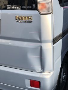 バモスのリアゲート修理