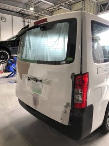 リアゲートの修理