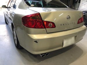 スカイラインのトランクとバンパーの修理
