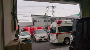 驚いた