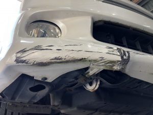 ノアのバンパー交換