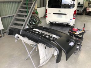 ハイエースをちょっとカスタム