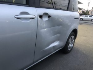 シエンタのドア交換
