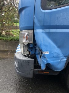 めくれ上がって