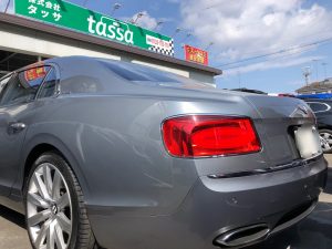 ベントレーのバンパー修理