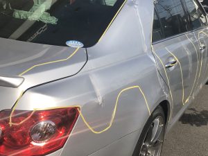 強風の影響受けたマークX