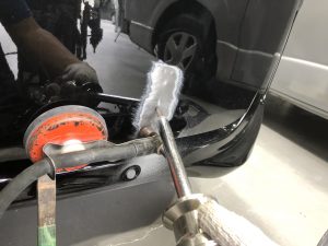 フリードのバックドア修理