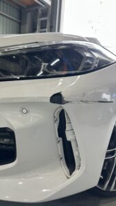 BMW 118のバンパー修理