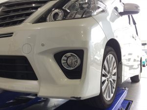 バンパーの擦りキズ修理