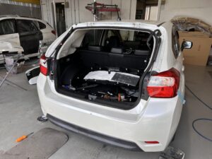 インプレッサのリアゲート交換