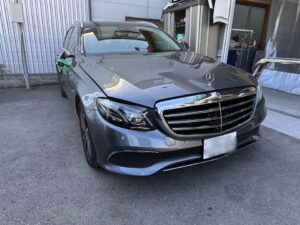 自転車とぶつかった車両