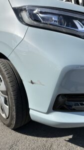 フリードのバンパー修理