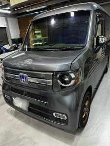 NVANのボンネット修理