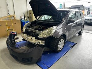 日産ノートのバンパー交換