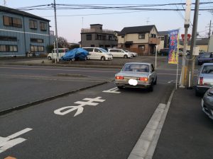 怪しげなエンジン音が聞こえて